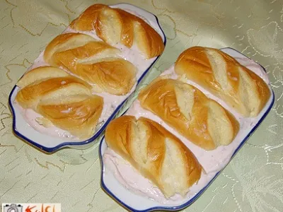 Mlečni kruhki s skuto kot pecivo