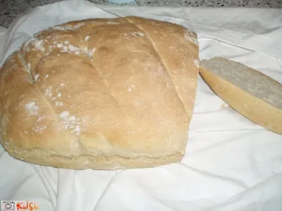 Koruzni kruh z vodo od žgancev