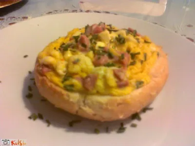 Polnjeni kruhki , kajzerice , pecivo itd .