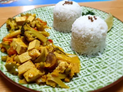 Jernejev zelenjavni curry