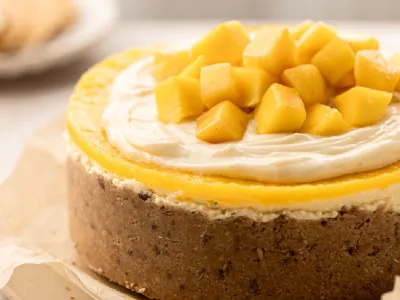 Mango cheesecake brez peke