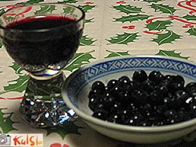 Nežen borovničev liker