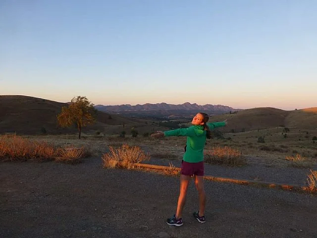 Lakota v svetu obilja ali zakaj je več pogosto manj