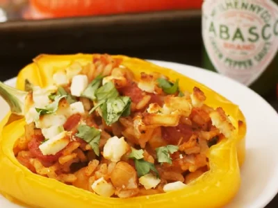 Začinjene polnjene paprike s feta sirom