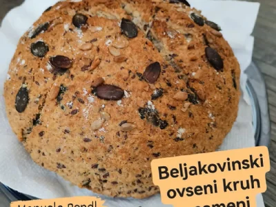 Beljakovinski ovseni kruh s semeni, brez kvasa